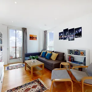 lovely-2-bedroom-flat-with-balcony-in-stratford.cambridgehotelsuk.com/