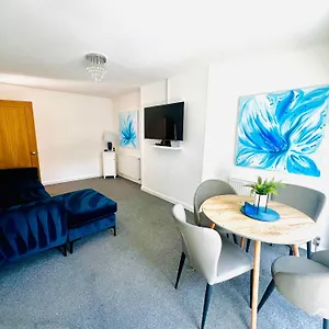beautiful-bungalow-inc-parking-hot-tub-netflix.bournemouth-hotels.org/
