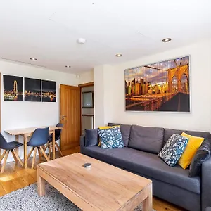 tower-bridge-deluxe-apartment-private-terrace-london.brighton-hotels-england.com/